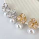 Flower pearl earrings