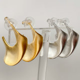 S shape metal earrings
