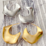 S shape metal earrings