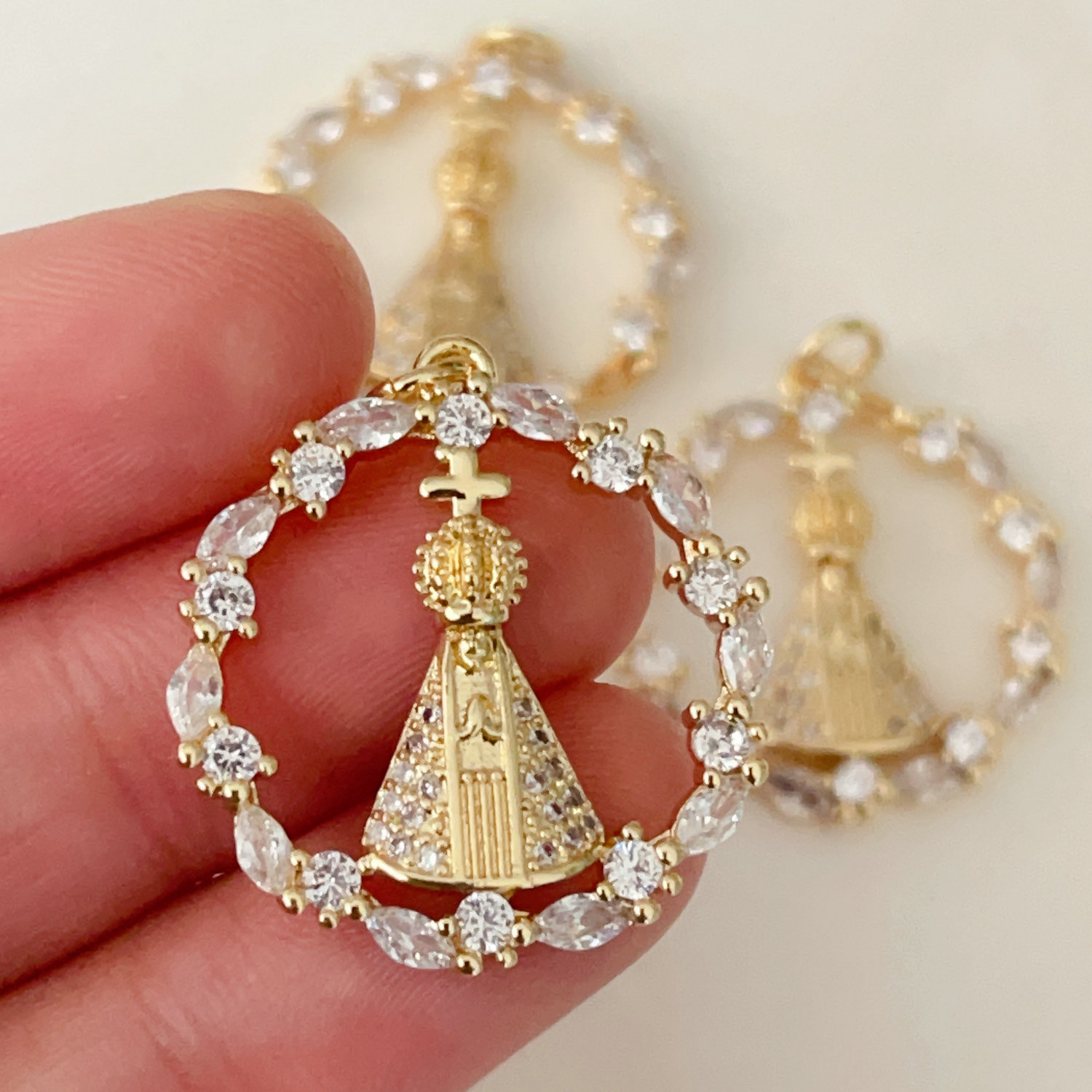Round religious charm