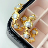 Pearl hoops earrings