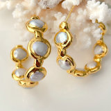 Pearl hoops earrings