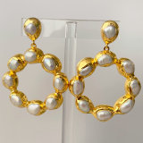 Fresh water pearl round pearl earrings