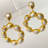 Fresh water pearl round pearl earrings