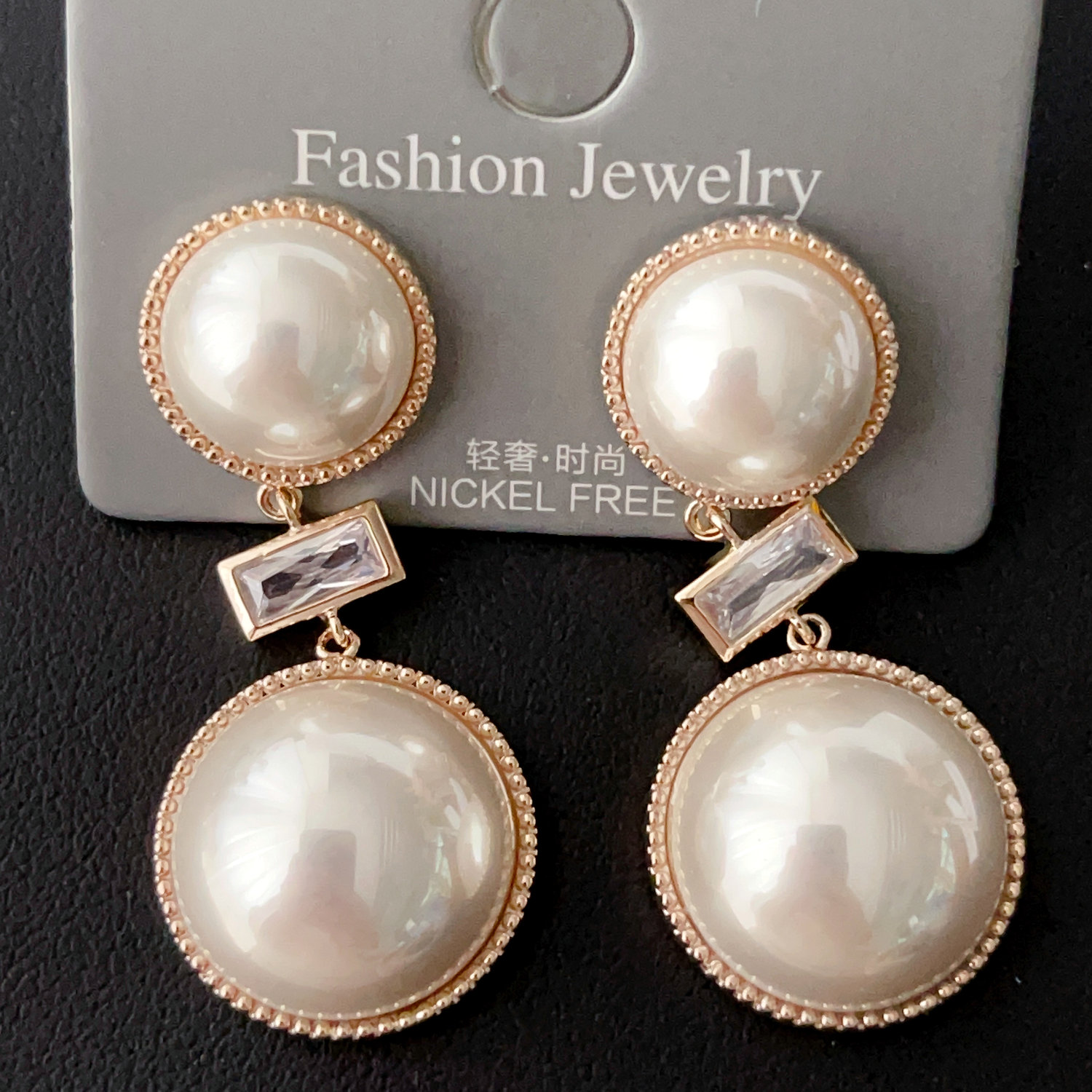 Round pearl earrings