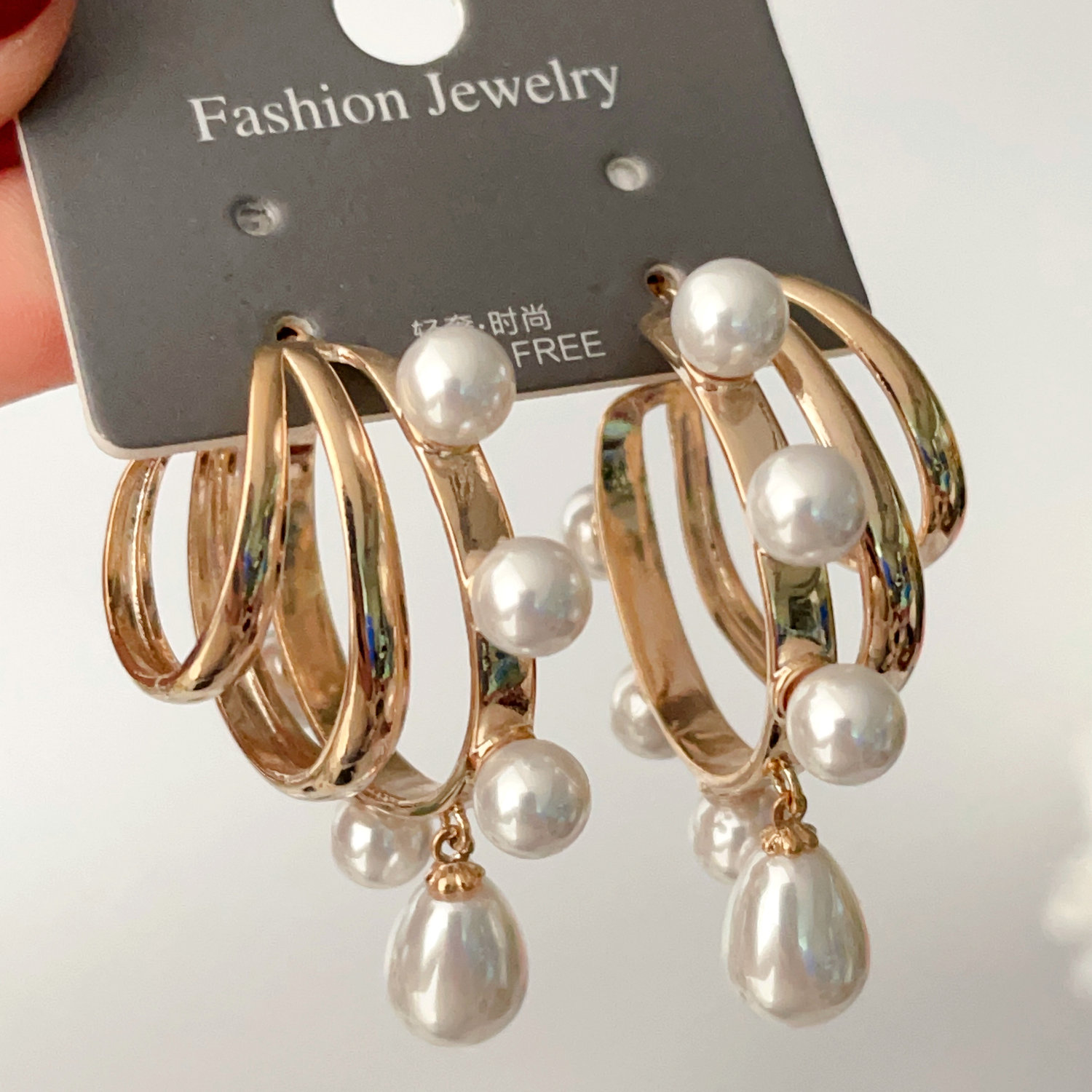 Pearl hoops earrings