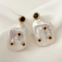 Square pearl earrings