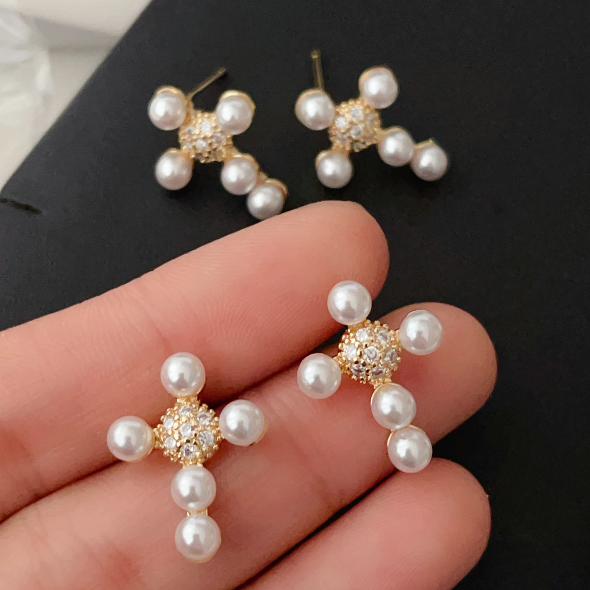 Pearl cross earrings stud