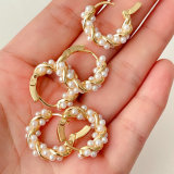 Twist pearl hoops earrings
