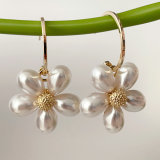 Glass pearl flower earrings