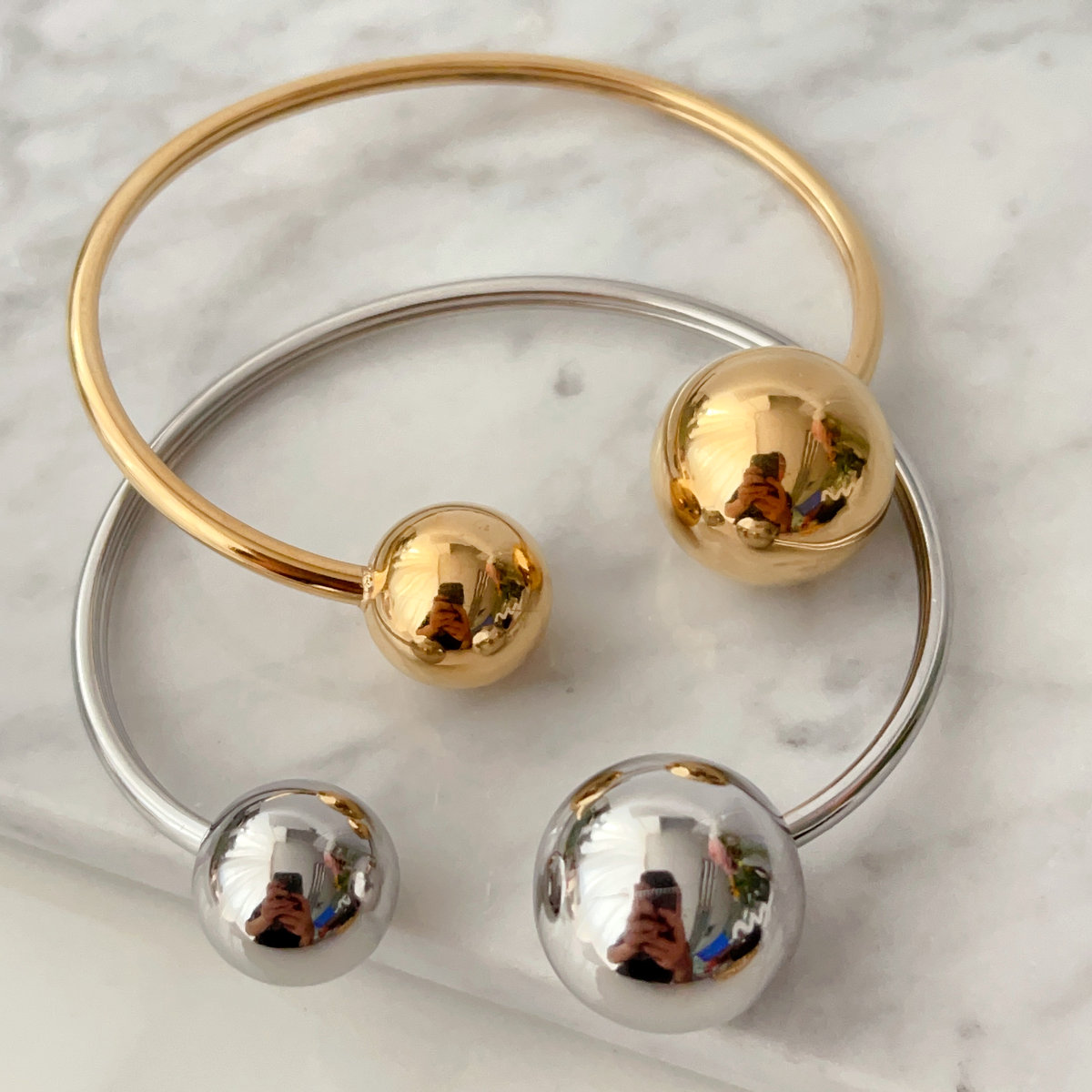 Stainless steel ball bangle