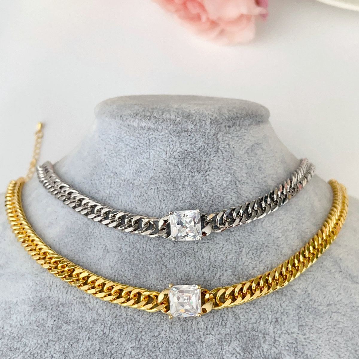 Chunky chain square necklace