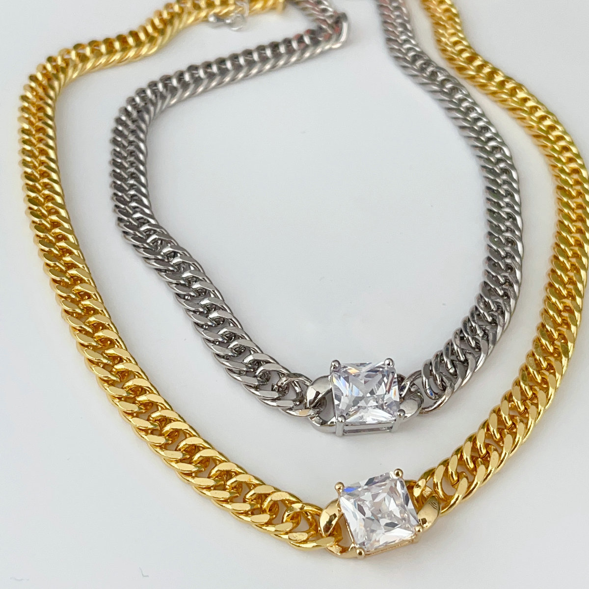 Chunky chain square necklace