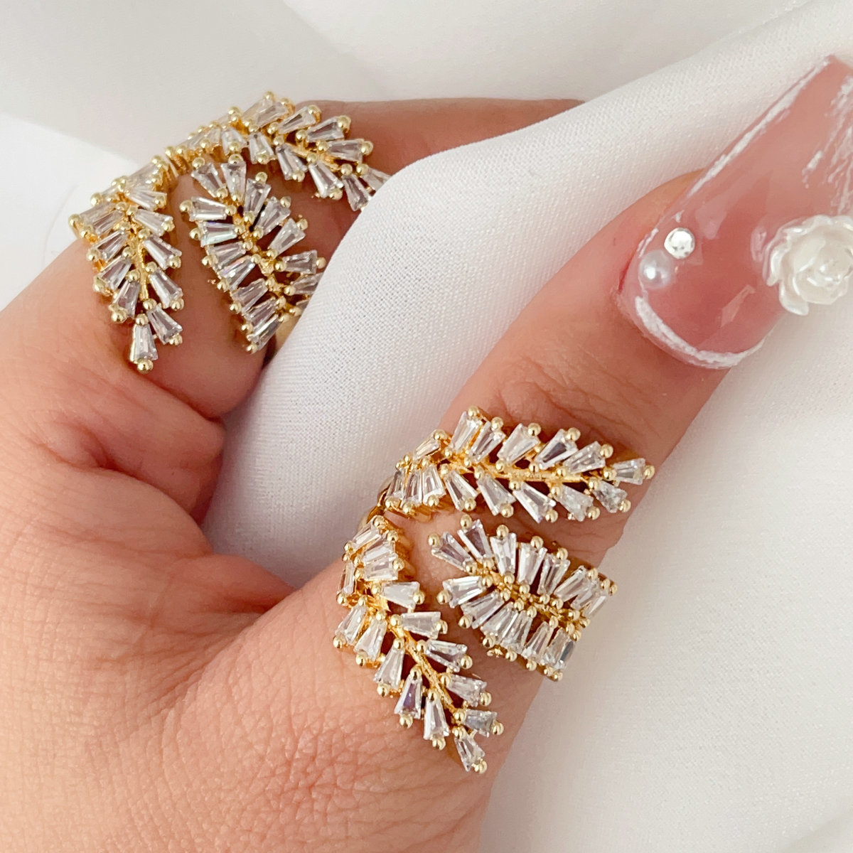 Pave cz leaf ring