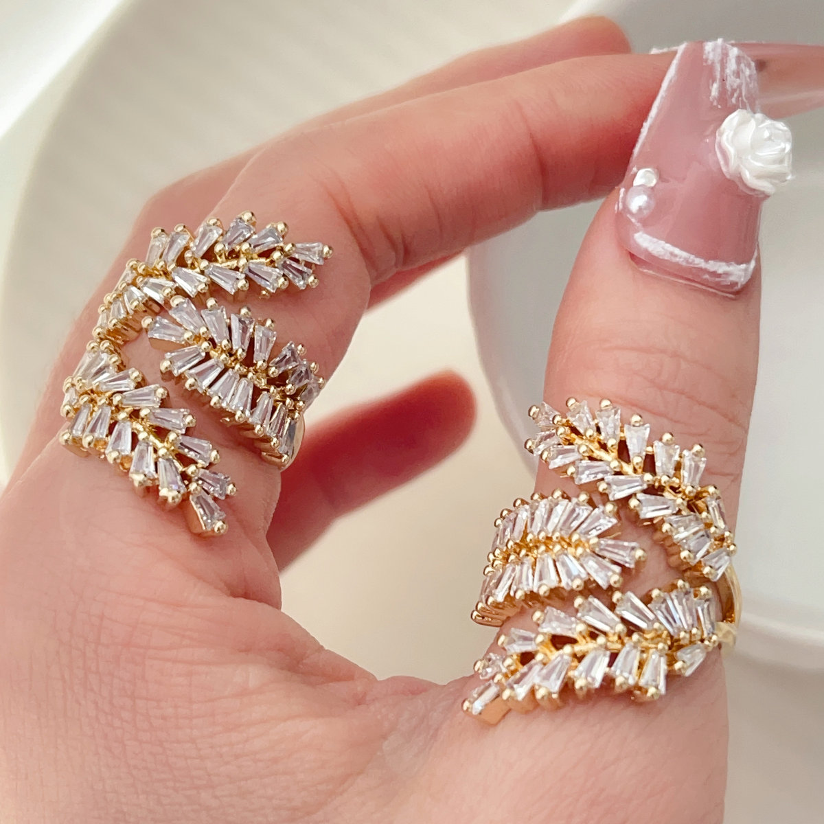 Pave cz leaf ring