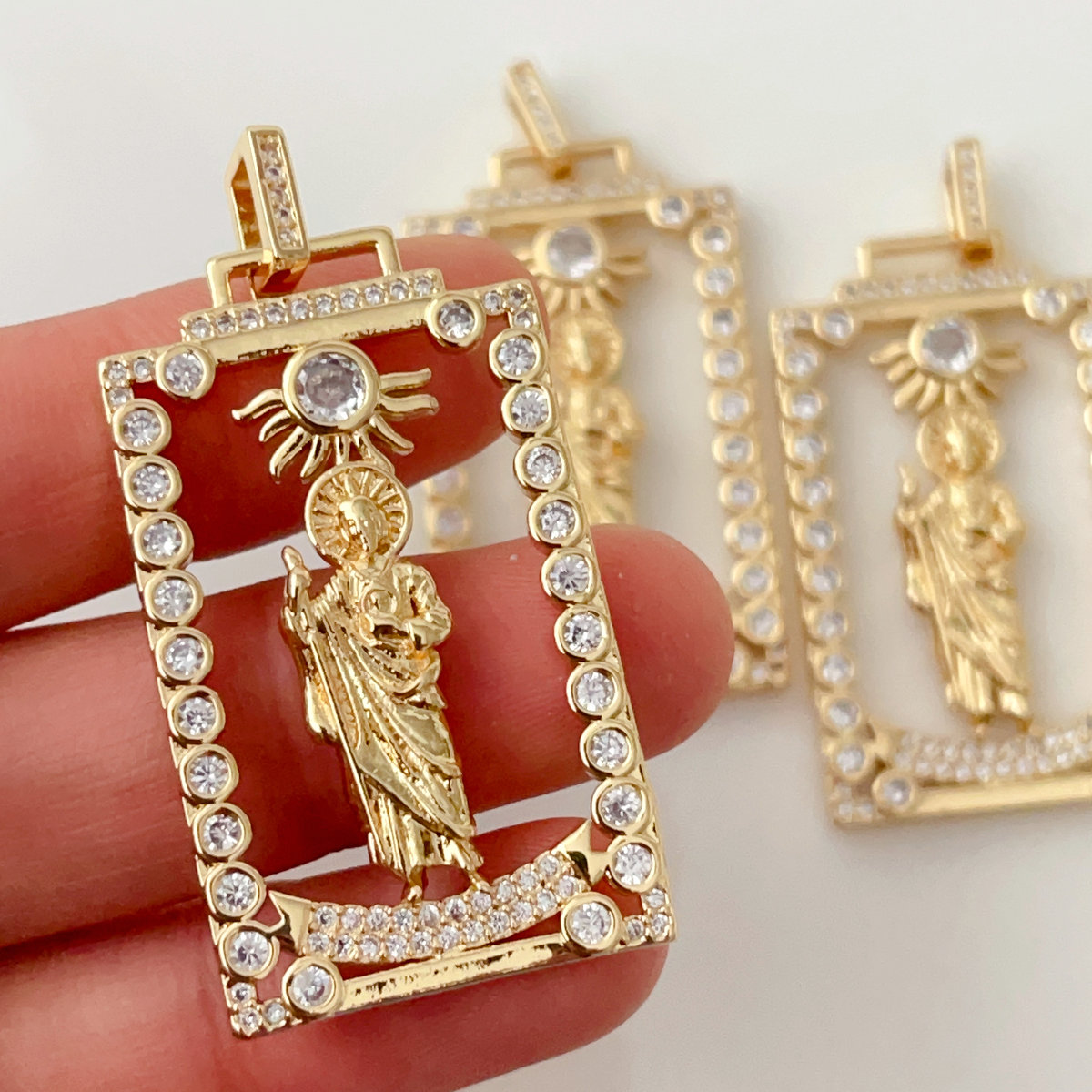 Pave religious square charm