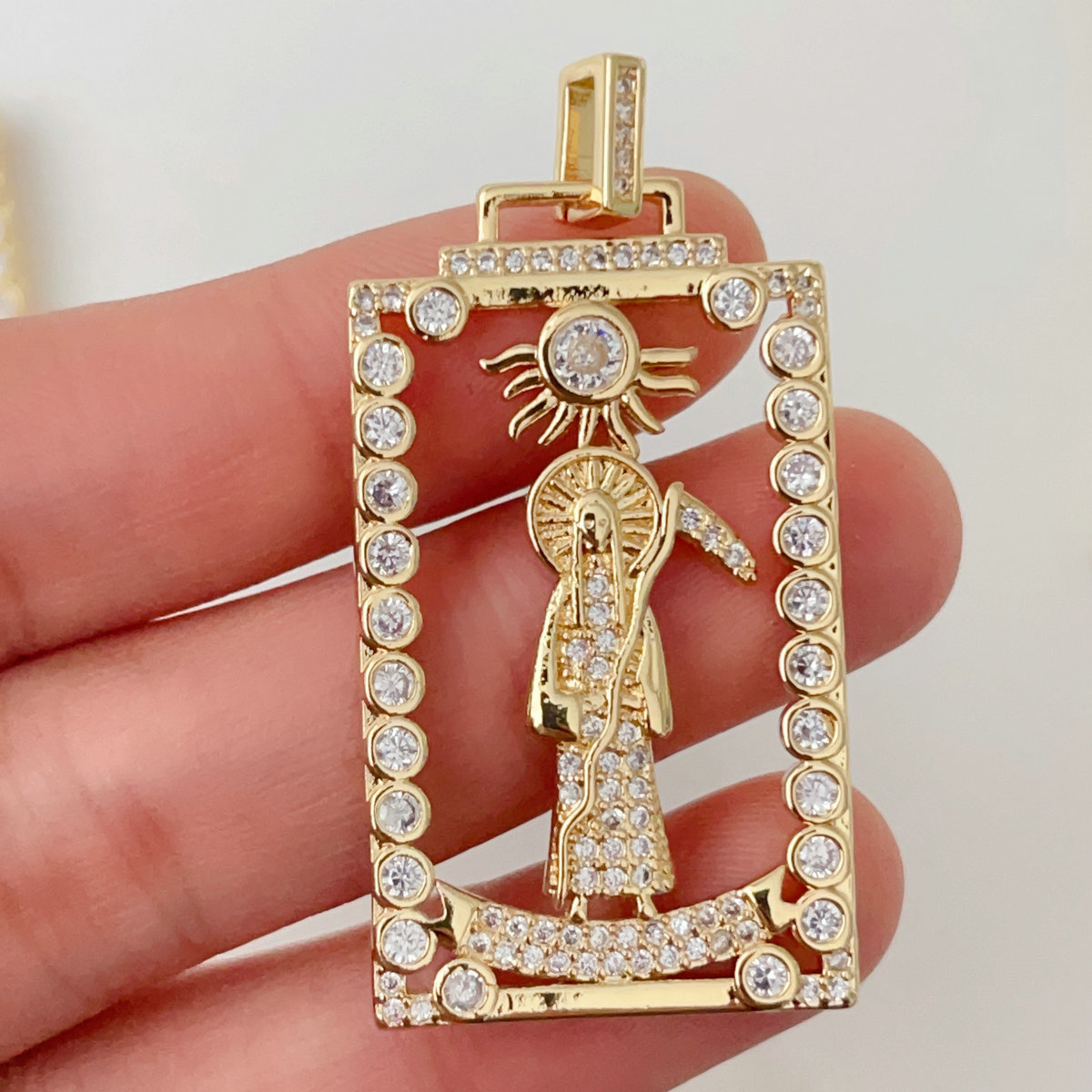 Pave religious square charm