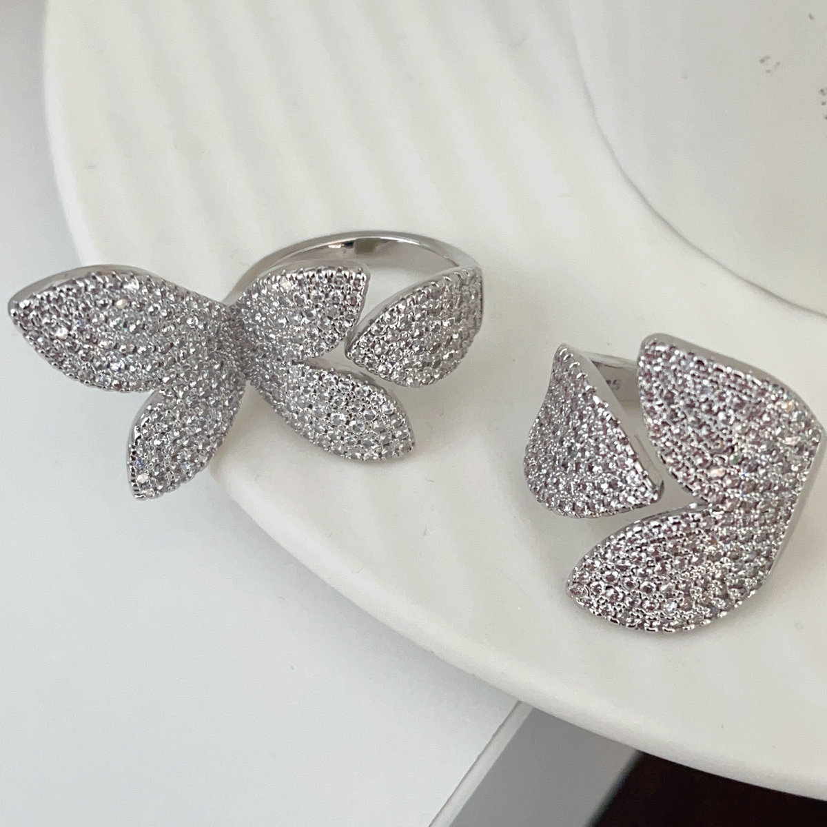 Pave flower ring