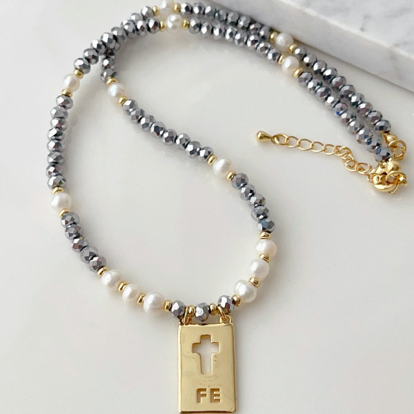 Fe grey chinese crystal necklace