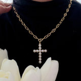 Pig nose chain with pearl pendant