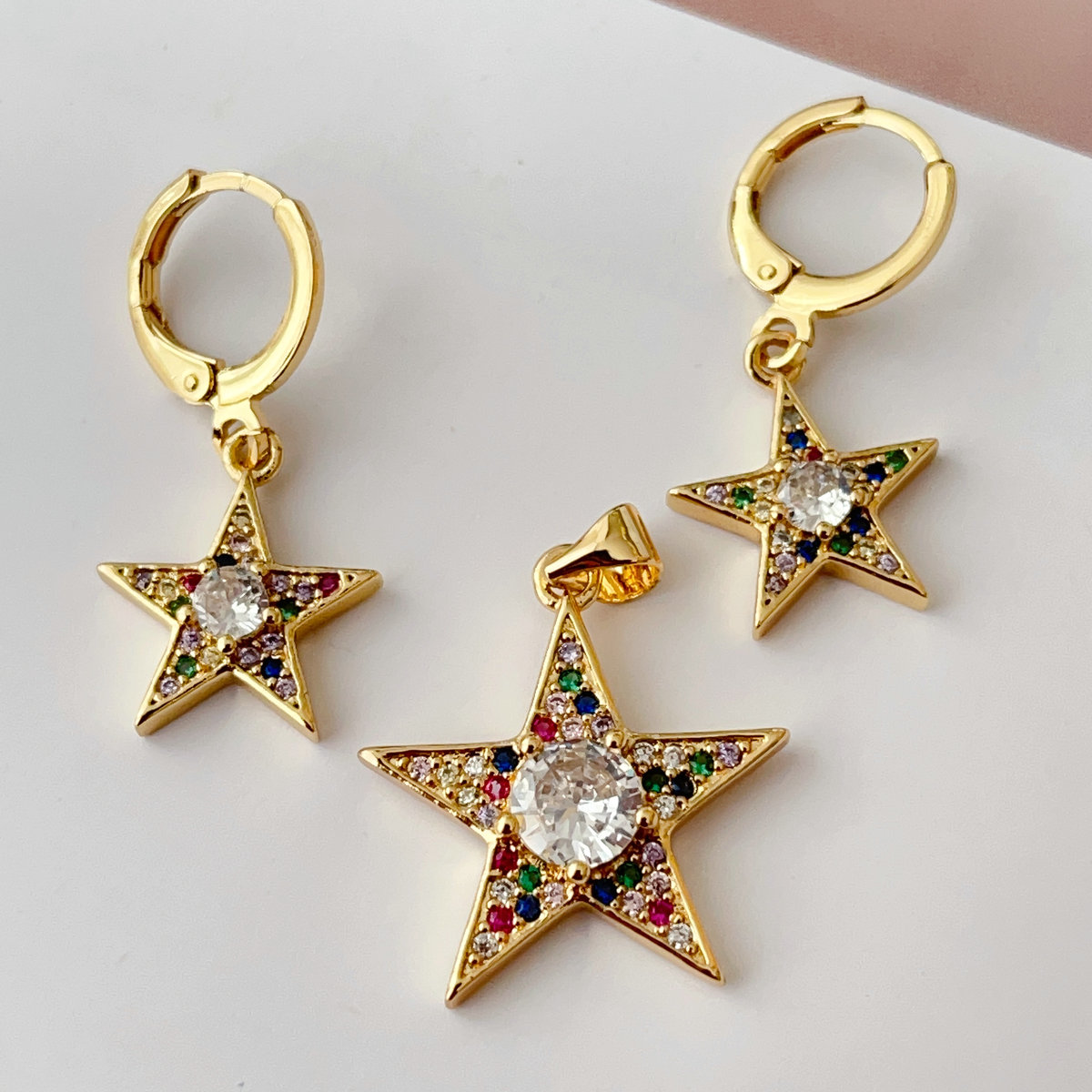 Set colorful star earrings