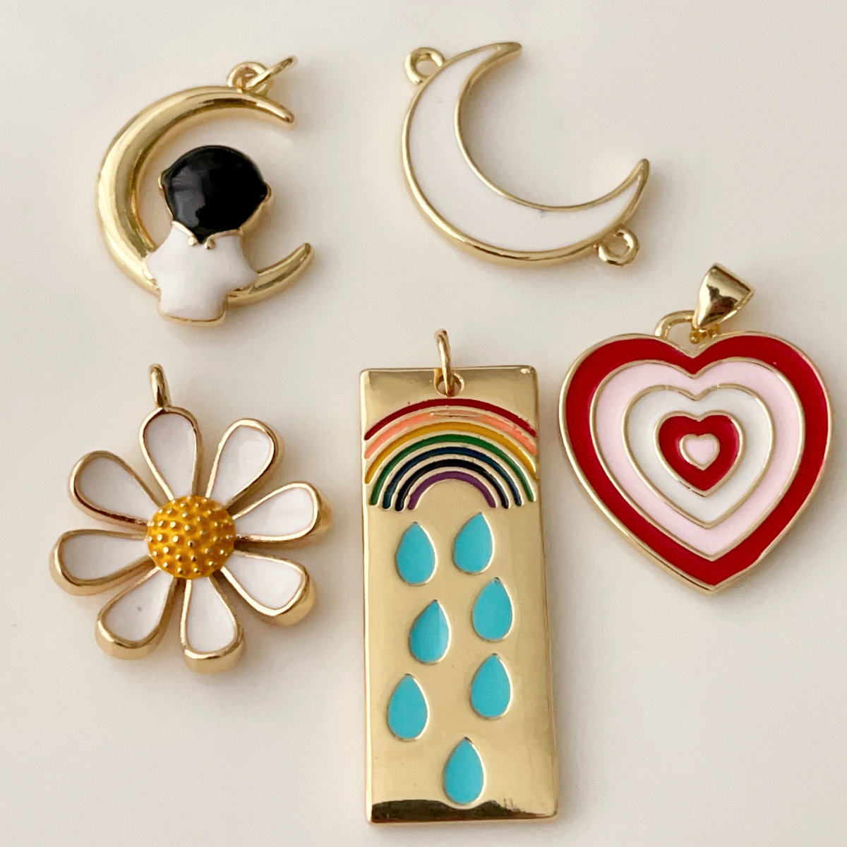 Enamel bear flower pendant