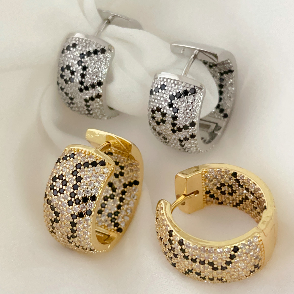豹纹锆石耳圈耳环 豹纹锆石耳圈耳环  Leopard pattern zircon earrings