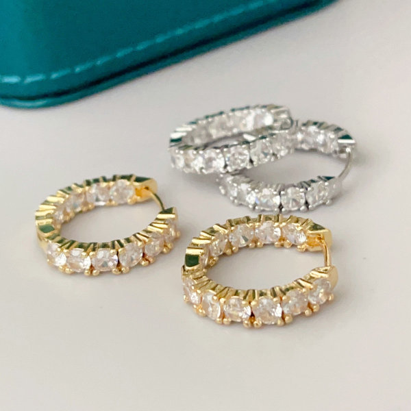 Simple zircon hoop earrings 18mm