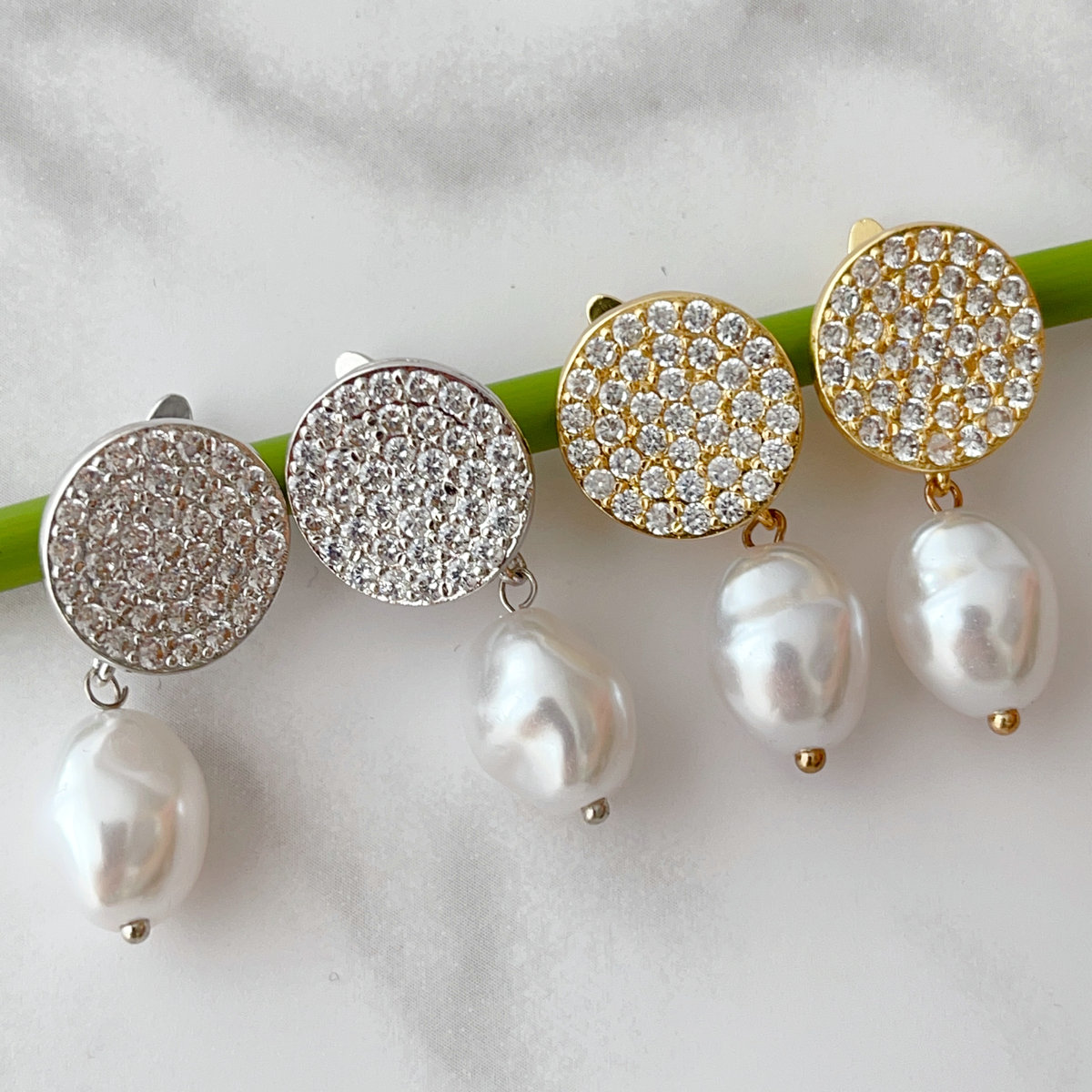 Pave round earrings withg glass pearl pendant
