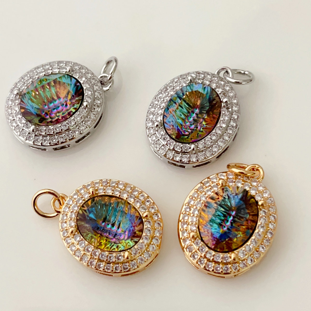 Oval zircon pendant