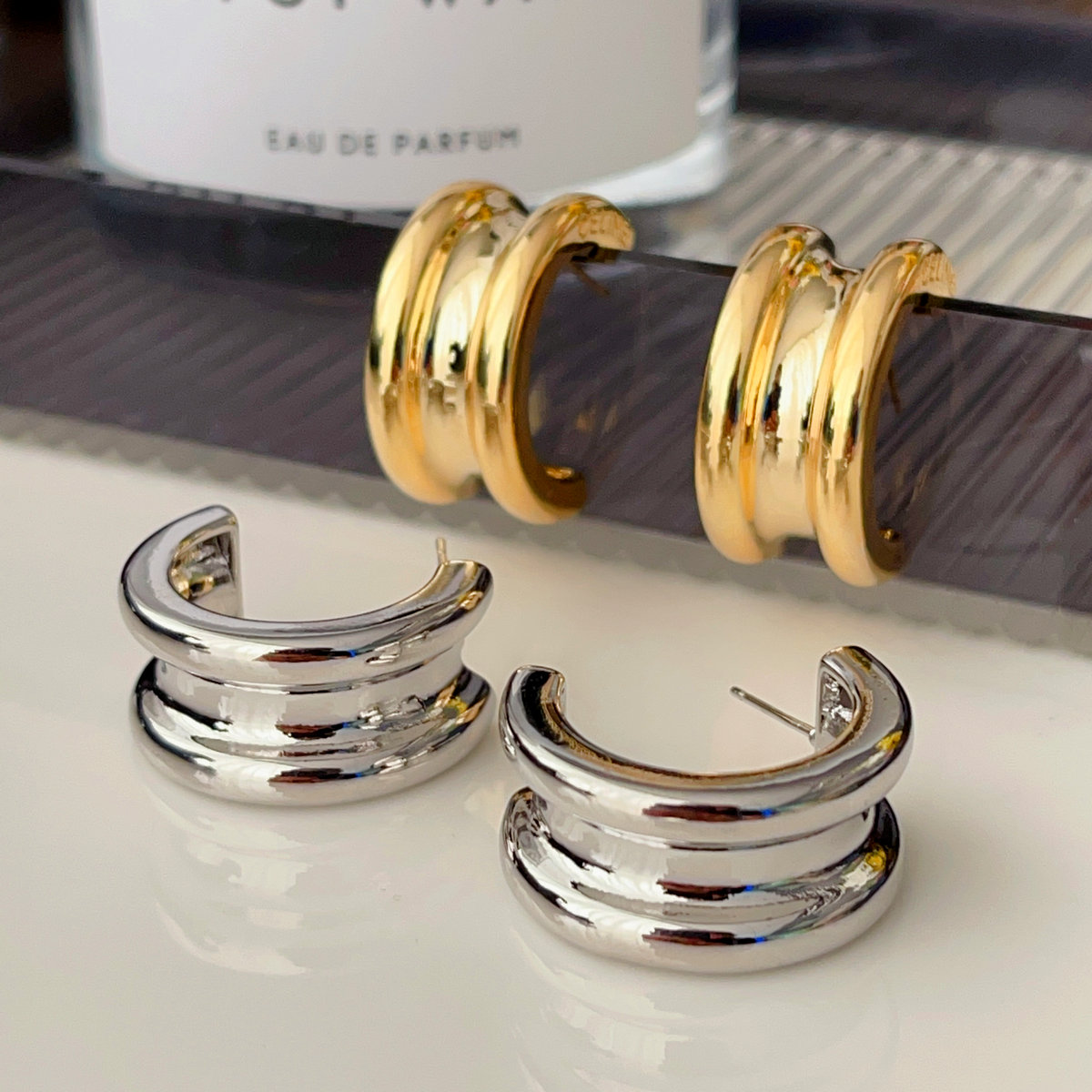Double line metal moon hoops