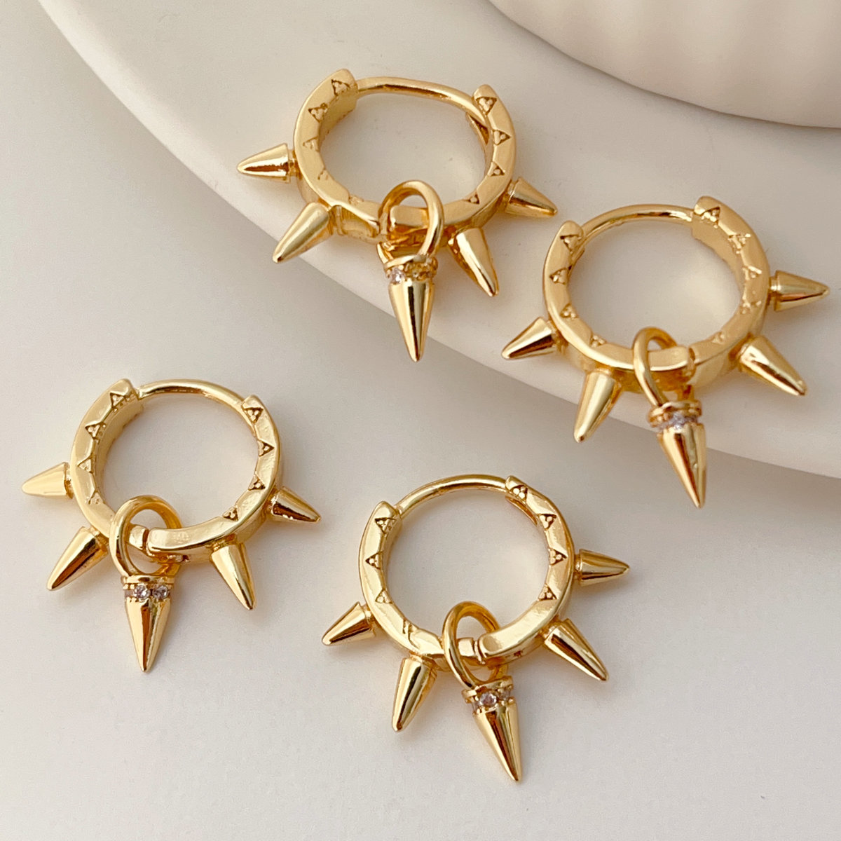 Fashion arrow earrings