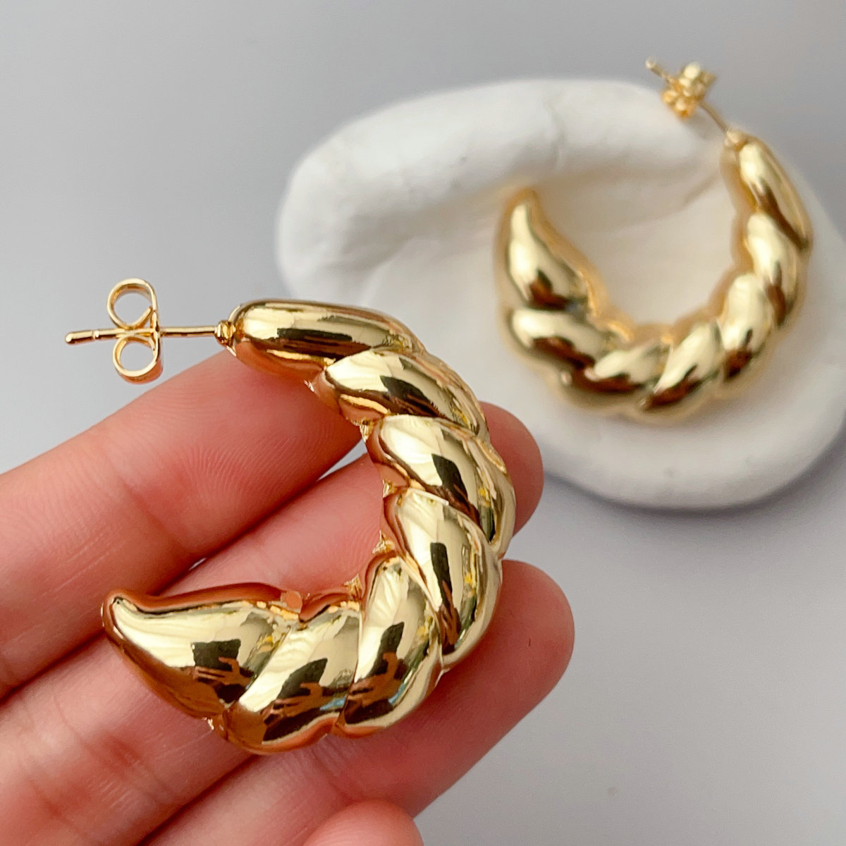 Metal chunky twist earrings