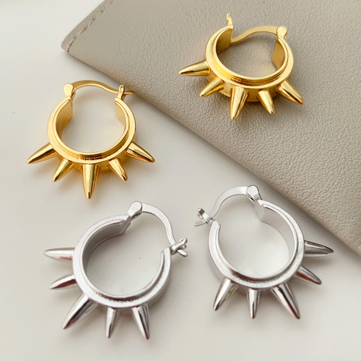 Metal arrow hoop earrings