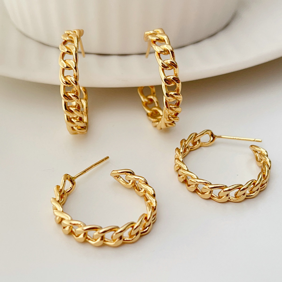 Chunky chain hoop earrings