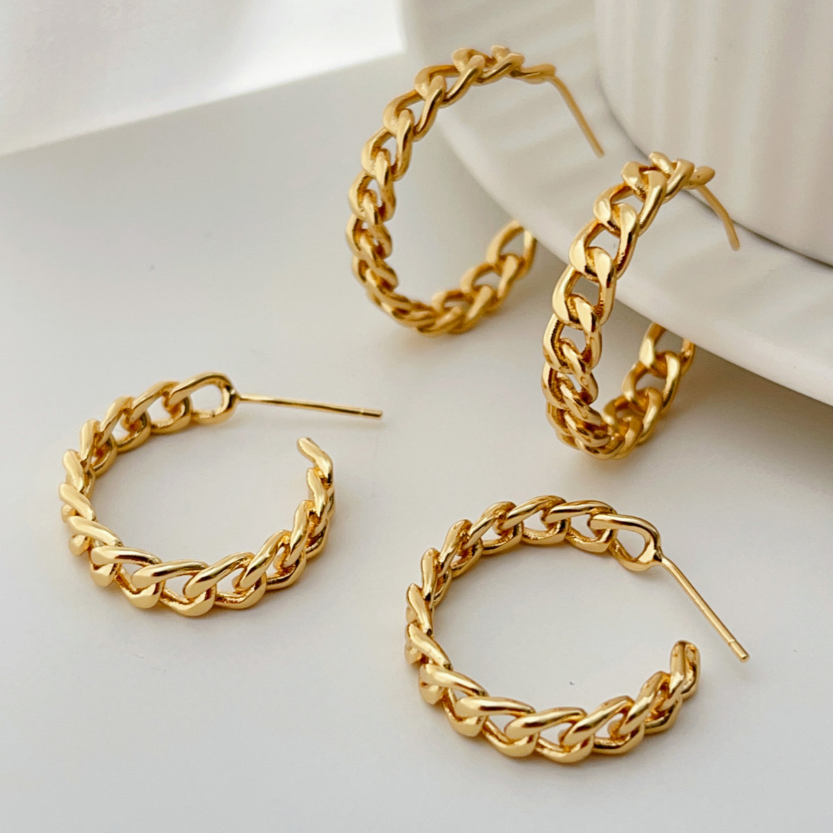 Chunky chain hoop earrings