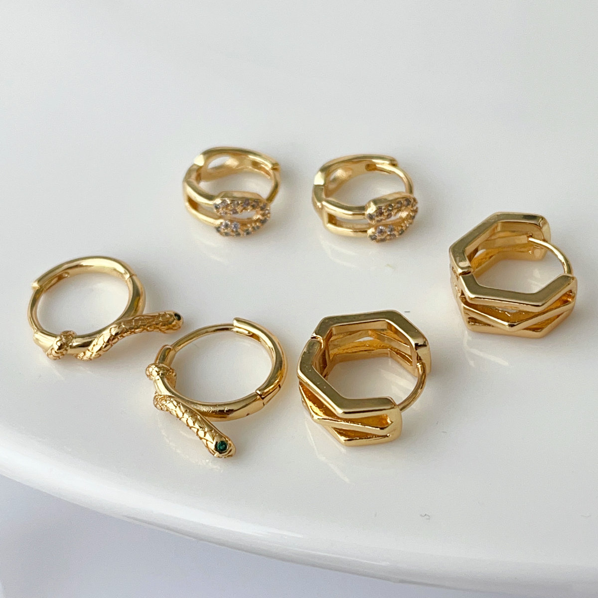 Pave pin snake basic hoop earrings 14mm