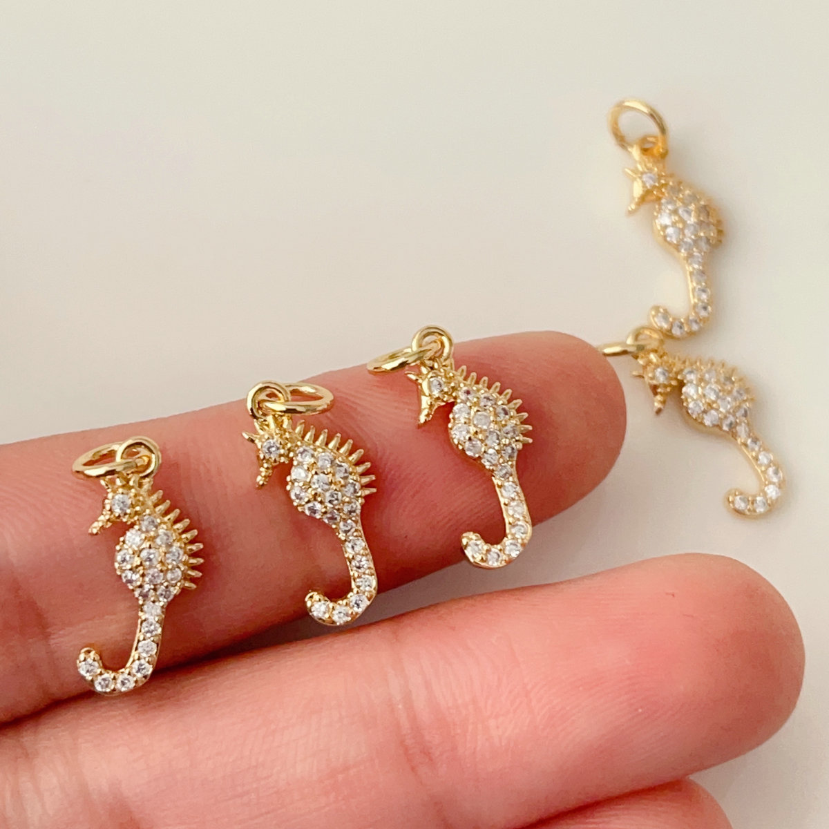 Pave hippocampus charm