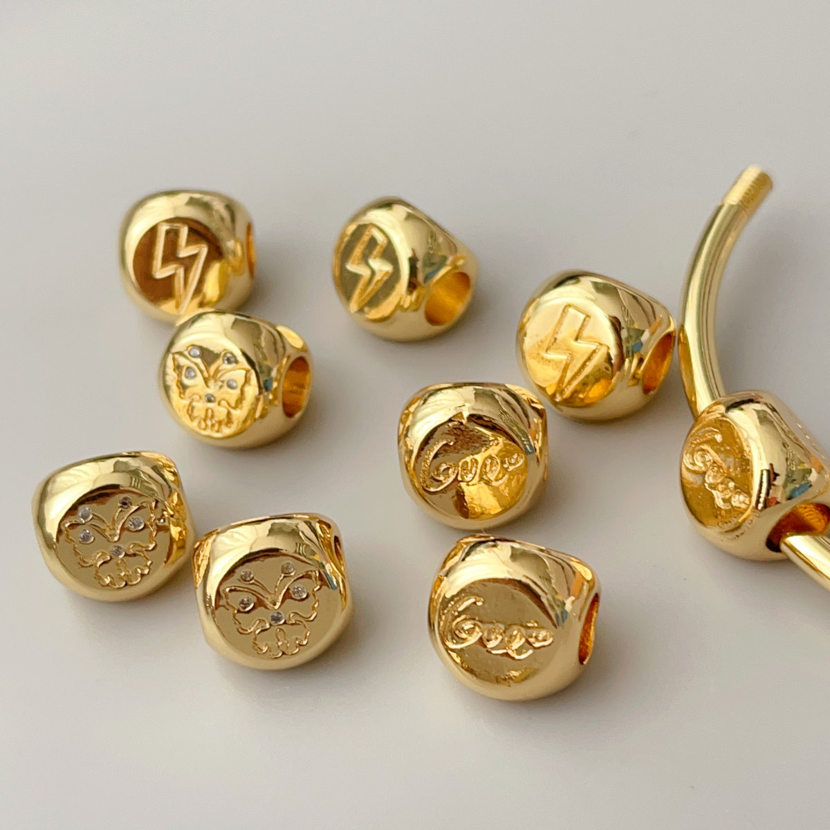 Big hole pave bead
