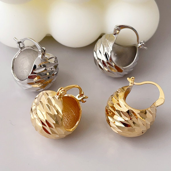 Fashion ball drop earrings