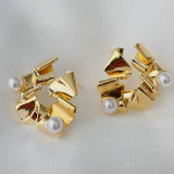 Speacil pearl earrings