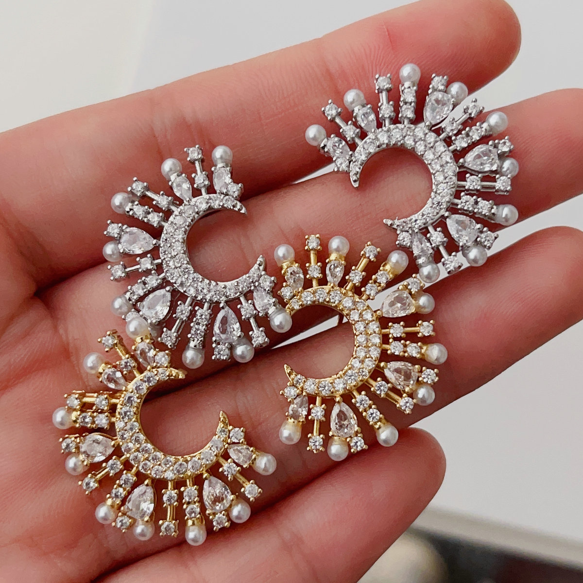 Pearl moon earrings