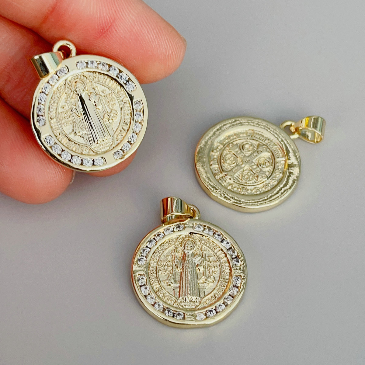Round religiud charm