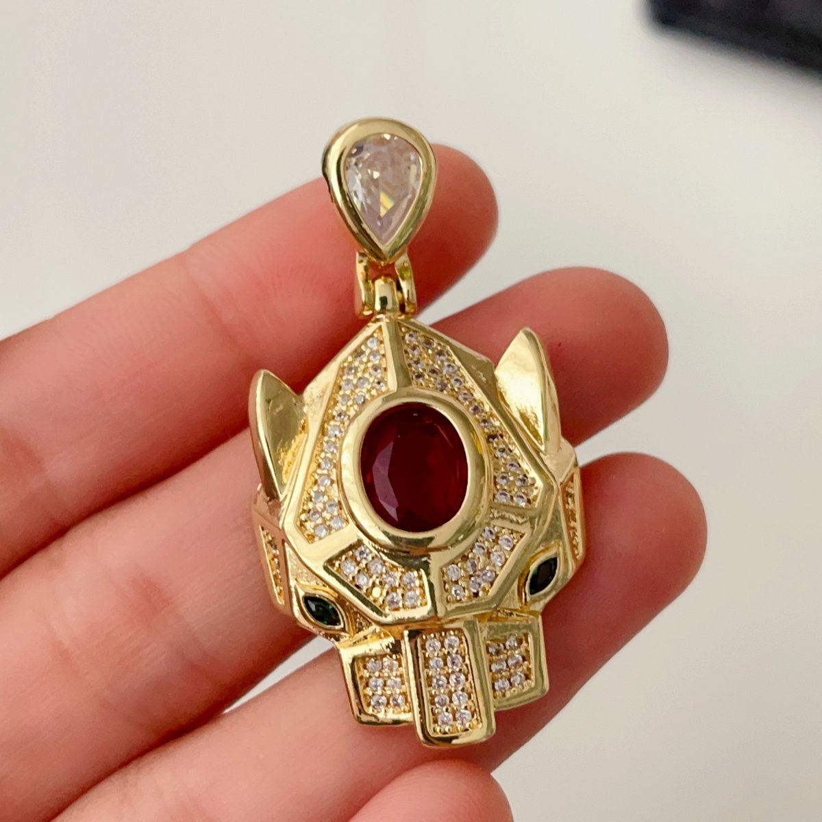 Big lion pendant