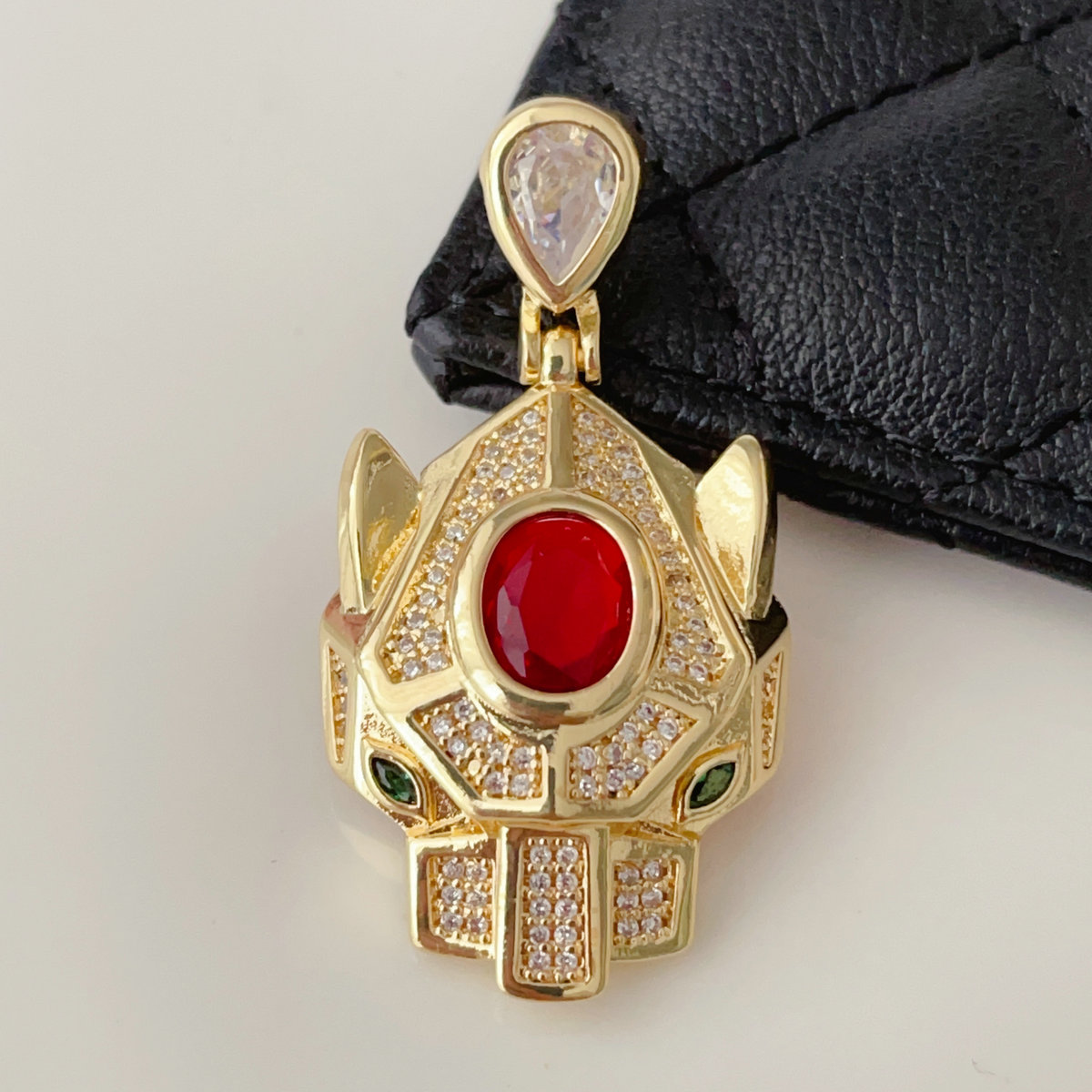 Big lion pendant