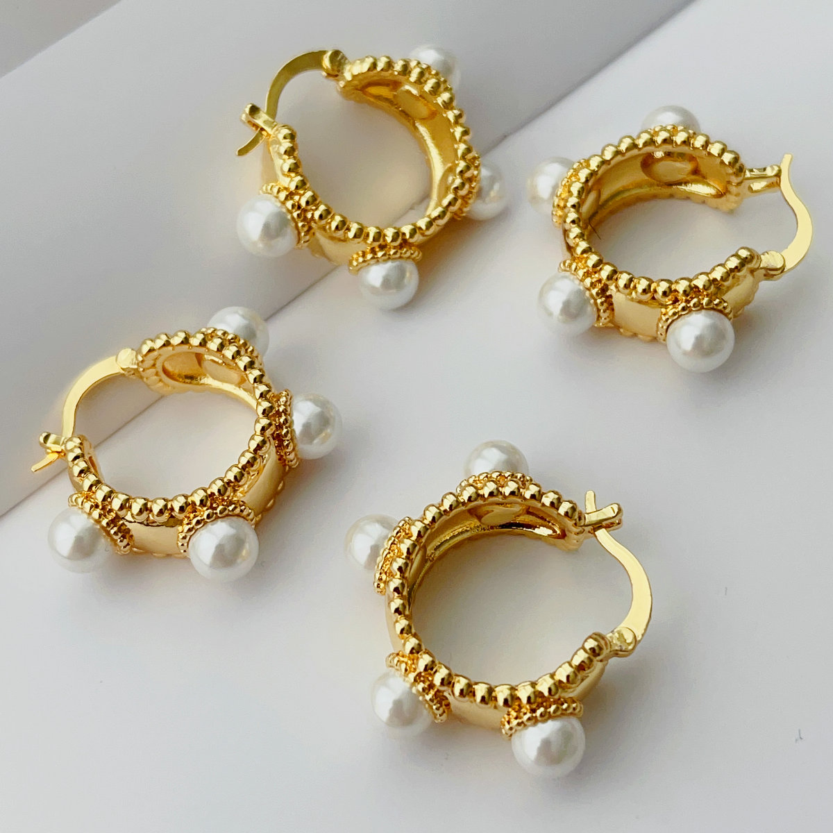 Glass pearl hoop earrings