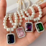Square pendant pearl necklace