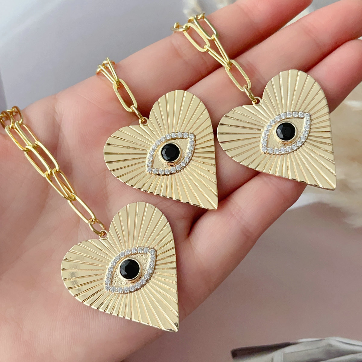 Big eye heart pendant paper clip chain necklace