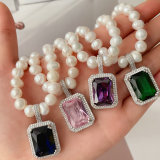 Square pendant pearl necklace