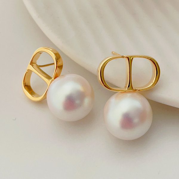 CD pearl drop earrings